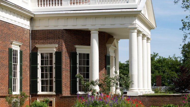 What Should Homeowners Consider Before Replacing Porch Columns?